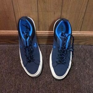 Converse shoes for youth size 5